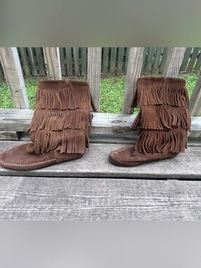 Minnetonka 3-Layer Fringe Boot